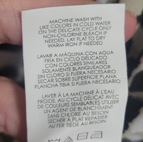 Cabi Leopard print wrap style roushing on sleeve top size small - Picture 10 of 14